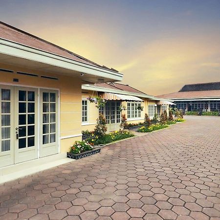 Hotel Indah Palace Tawangmangu Dış mekan fotoğraf