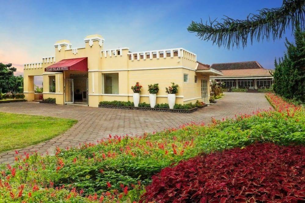 Hotel Indah Palace Tawangmangu Dış mekan fotoğraf