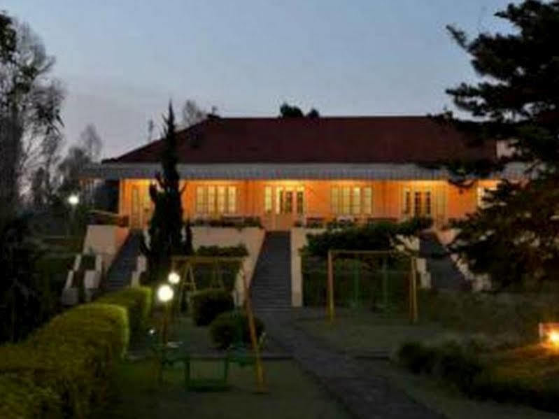Hotel Indah Palace Tawangmangu Dış mekan fotoğraf
